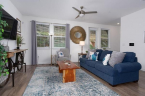 Luxury 2BR 2 bath Townhouse w Garage Near Oak Mt